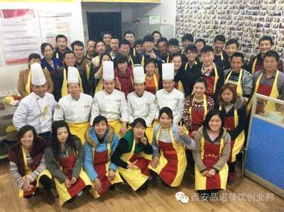 品諾餐飲小吃培訓學員日常學習現場 理論與實踐結合，賦能酒店管理與信息咨詢服務